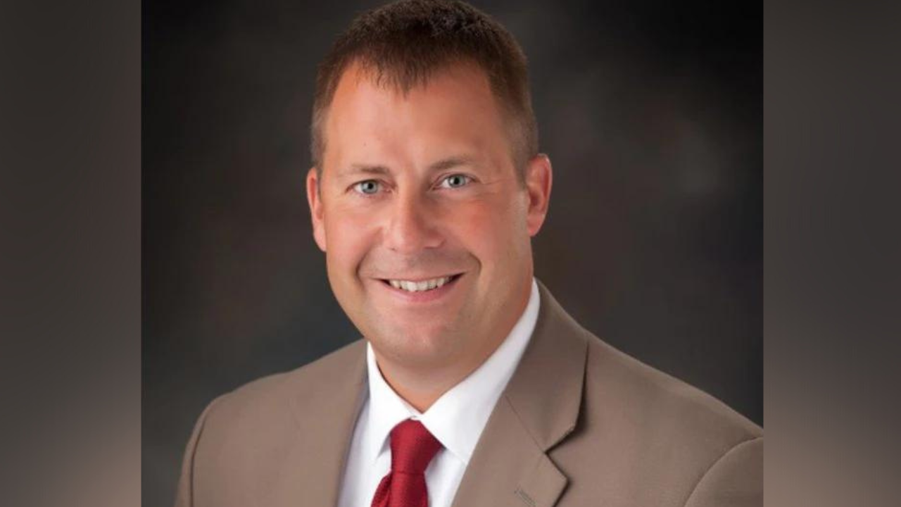 KPS superintendent responds to Innis comments about books in school libraries - Vimarsana News