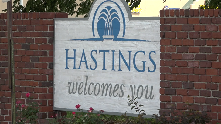 Hastings City Council addresses movie theatre liquor license, city administrator contract