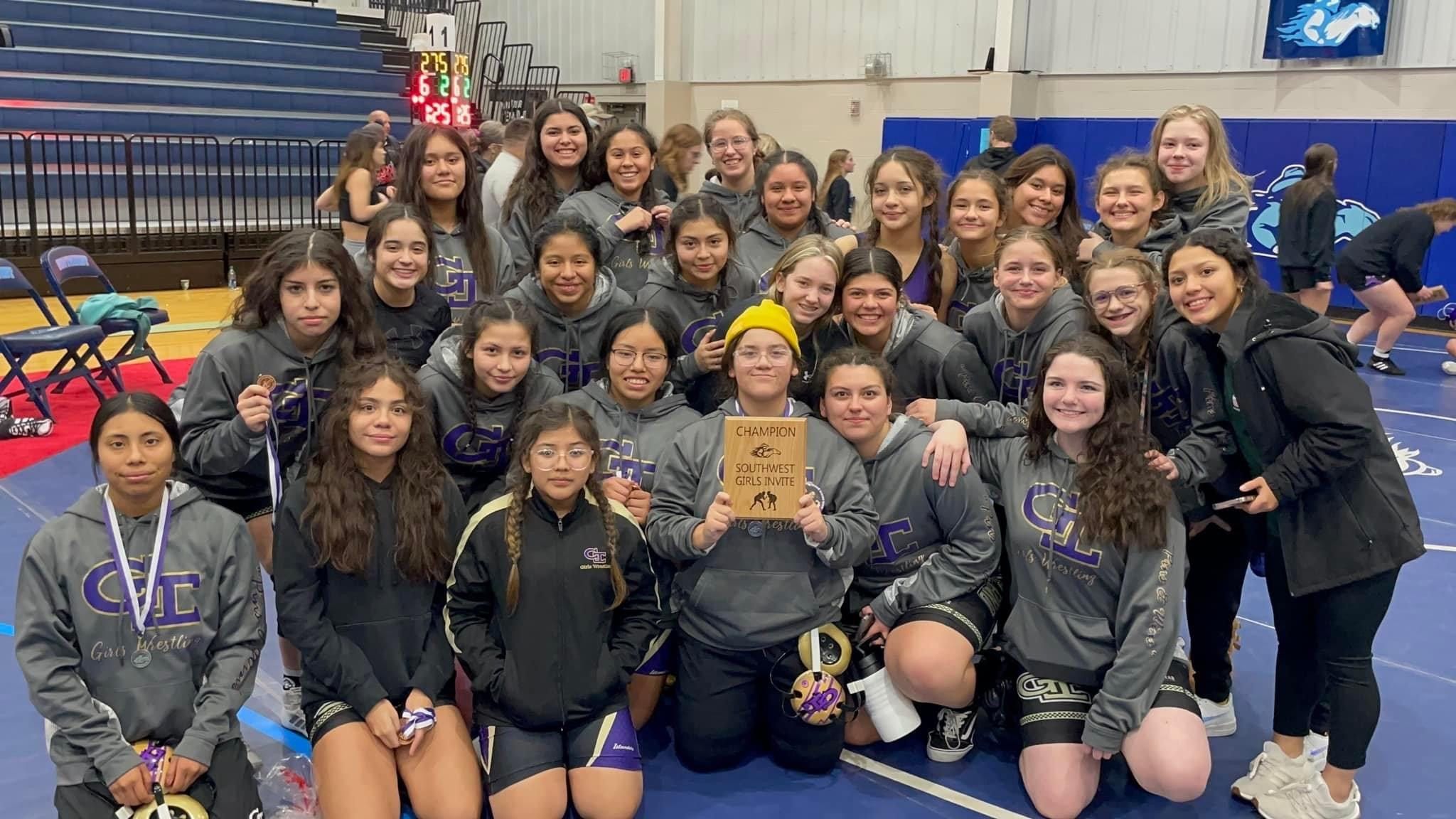 Wrestling empowers Grand Island girls' team CENTRAL NEWS CHANNEL