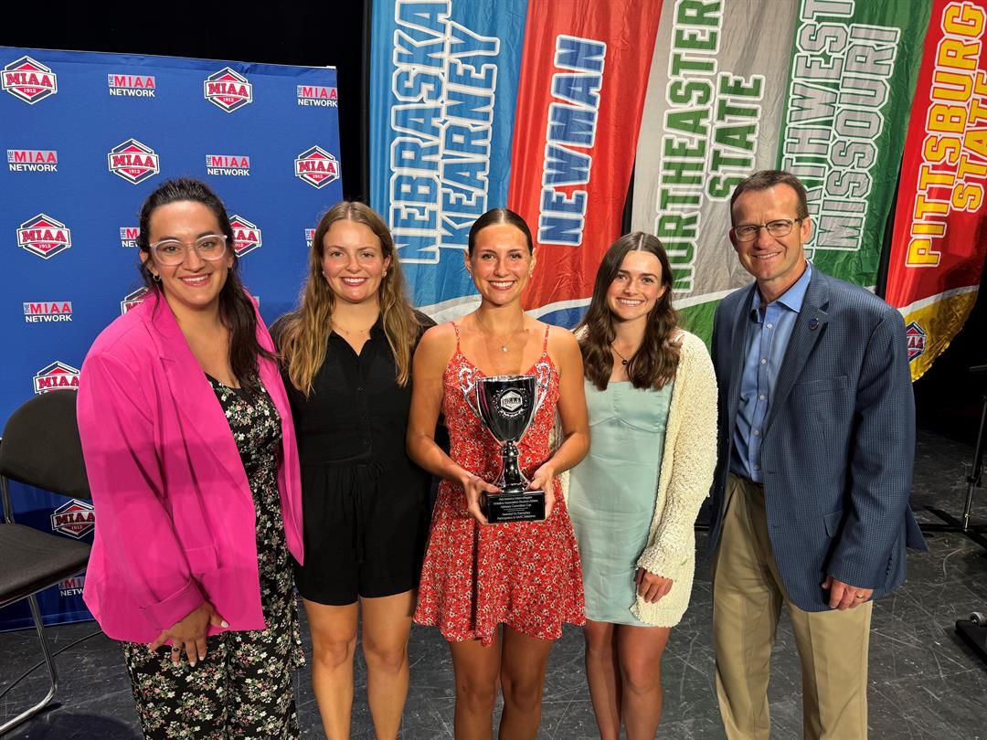 (L to R Assoc. AD & SAAC Advisor Rachael Page, golfers Allison Comer, Claire Berquist & Liz Lyons, AD Marc Bauer)