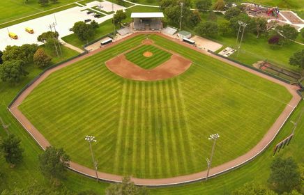 Grand Island’s new summer collegiate baseball team named "The Fightin’ Cranes"